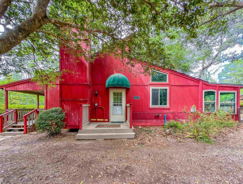 Photo of 2275 Beaver Creek Drive, Havana, FL 32333 (MLS # 399398)