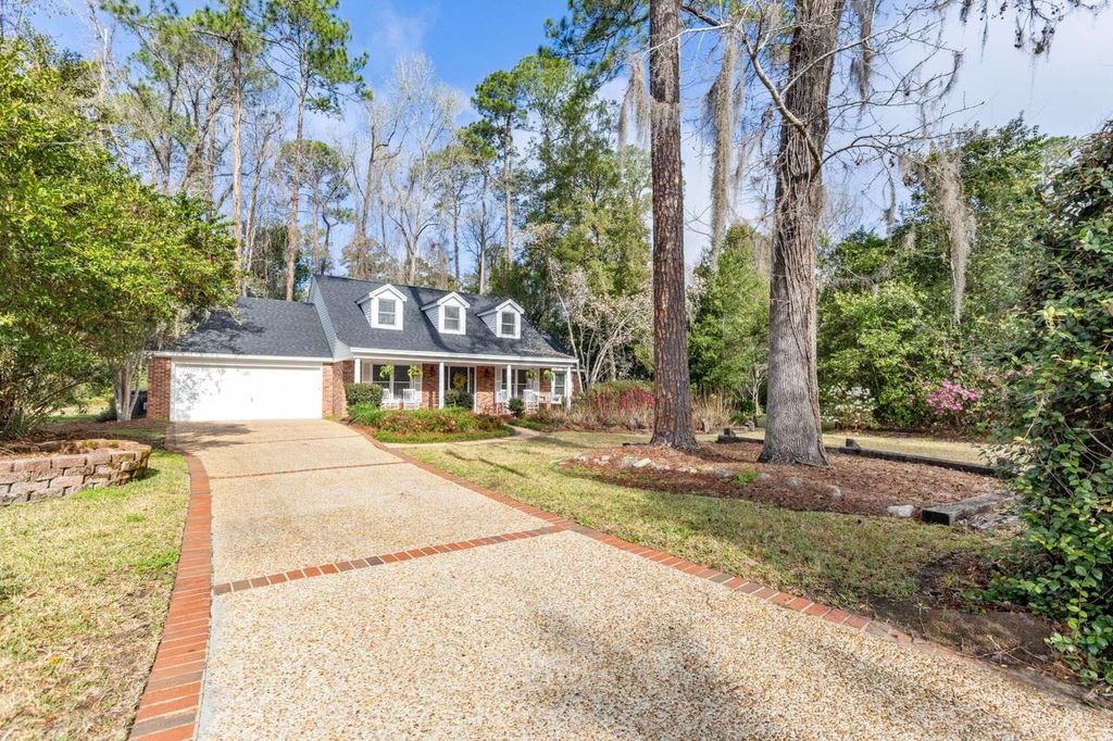 Photo of 2626 Noble Drive, Tallahassee, FL 32308 (MLS # 396877)