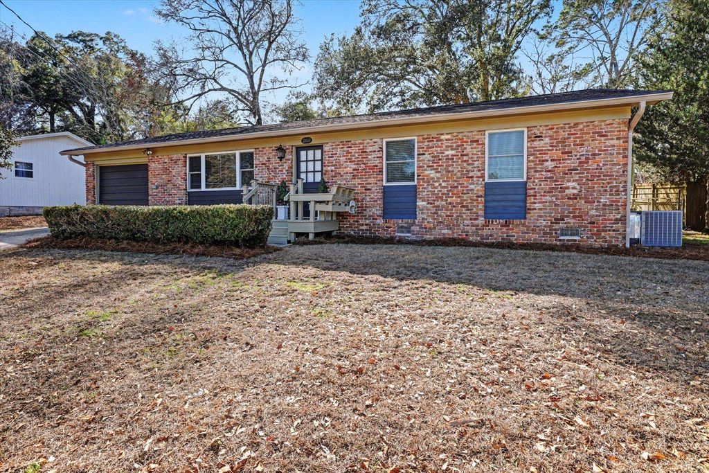 Photo of 2618 Mayfair Road, Tallahassee, FL 32303 (MLS # 396108)