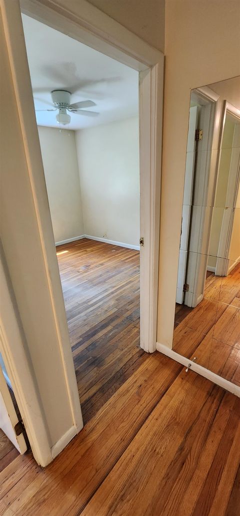 Tiny photo for 927 HAWTHORNE APT B Street, Tallahassee, FL 32308 (MLS # 392058)