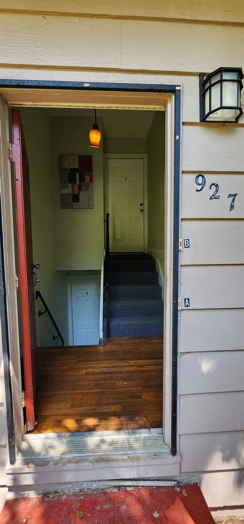 Tiny photo for 927 HAWTHORNE APT B Street, Tallahassee, FL 32308 (MLS # 392058)