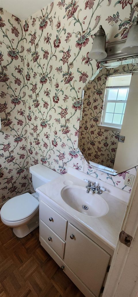 Tiny photo for 927 HAWTHORNE APT B Street, Tallahassee, FL 32308 (MLS # 392058)