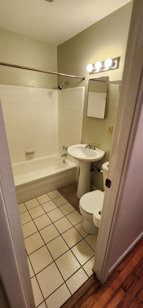 Tiny photo for 927 HAWTHORNE APT B Street, Tallahassee, FL 32308 (MLS # 392058)