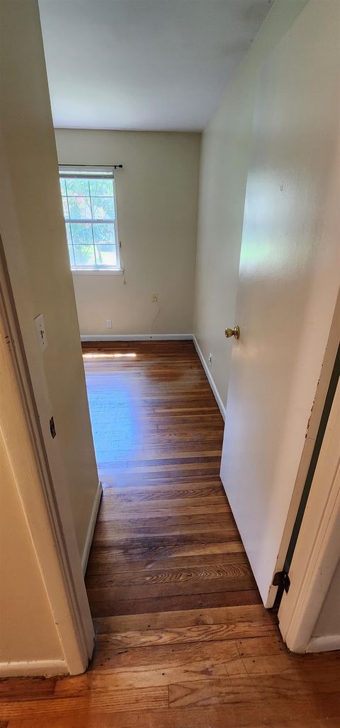 Tiny photo for 927 HAWTHORNE APT B Street, Tallahassee, FL 32308 (MLS # 392058)