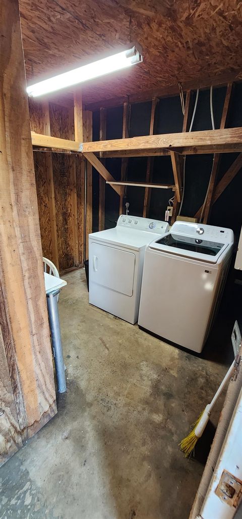 Tiny photo for 927 HAWTHORNE APT B Street, Tallahassee, FL 32308 (MLS # 392058)