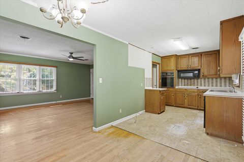 Tiny photo for 615 N Calhoun Street, Quincy, FL 32351 (MLS # 397799)