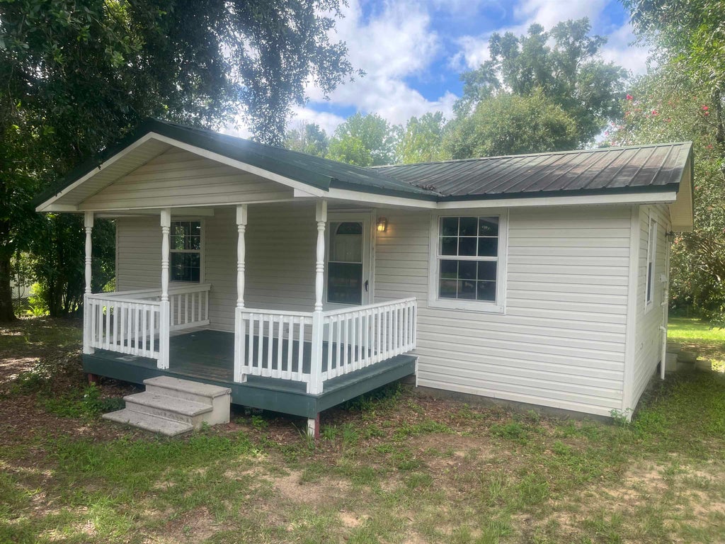 Photo of 179 Smith Lane, Chattahoochee, FL 32324 (MLS # 402926)