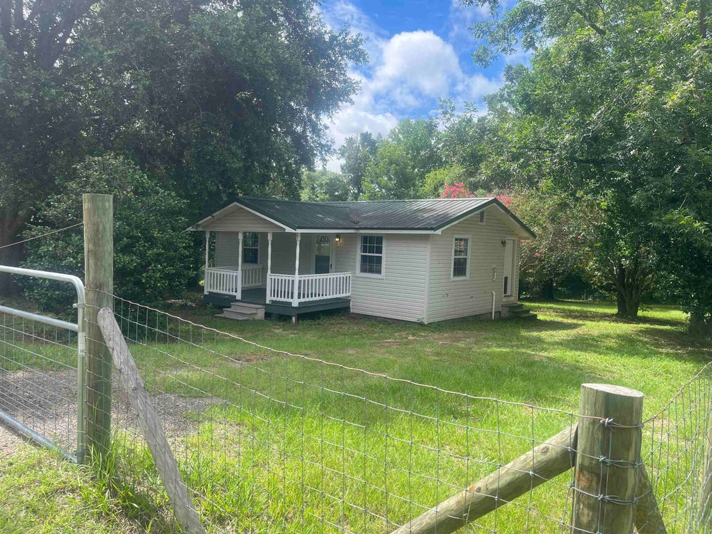 Photo of 179 Smith Lane, Chattahoochee, FL 32324 (MLS # 402926)