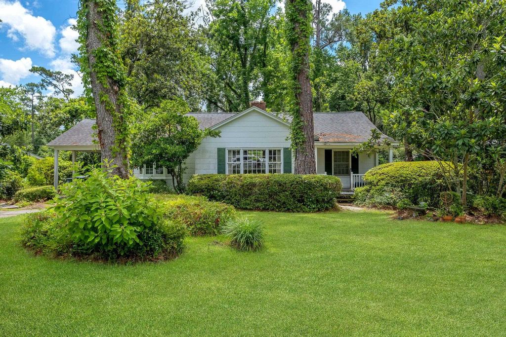 Photo of 1561 Spruce Avenue, Tallahassee, FL 32303 (MLS # 387288)