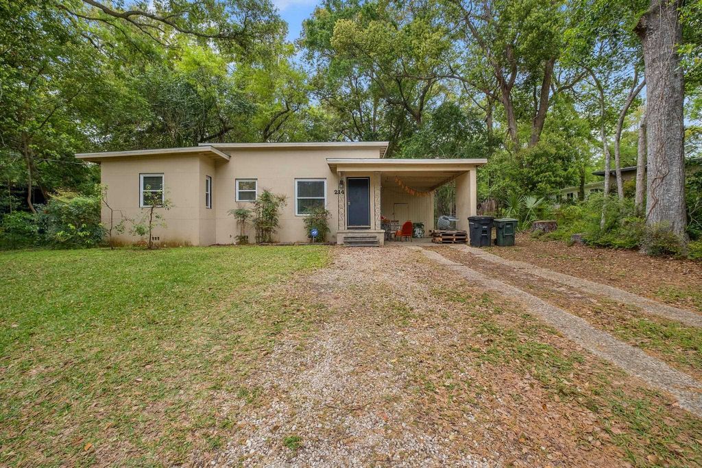 Photo of 214 Westridge Drive, Tallahassee, FL 32304 (MLS # 398072)