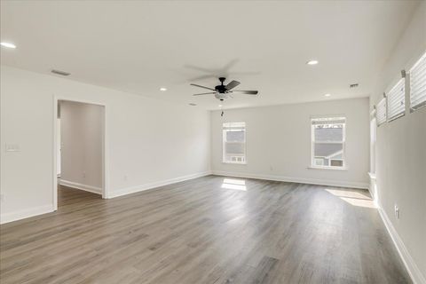 Tiny photo for 336 Bienville Place, Tallahassee, FL 32317 (MLS # 387321)