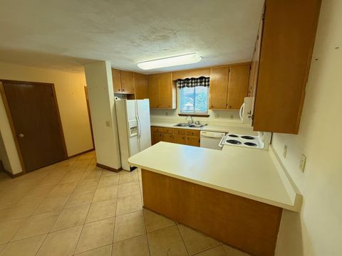 Tiny photo for 3207 Shamrock #Apt. 33, Tallahassee, FL 32309 (MLS # 395287)