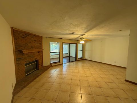 Tiny photo for 3207 Shamrock #Apt. 33, Tallahassee, FL 32309 (MLS # 395287)