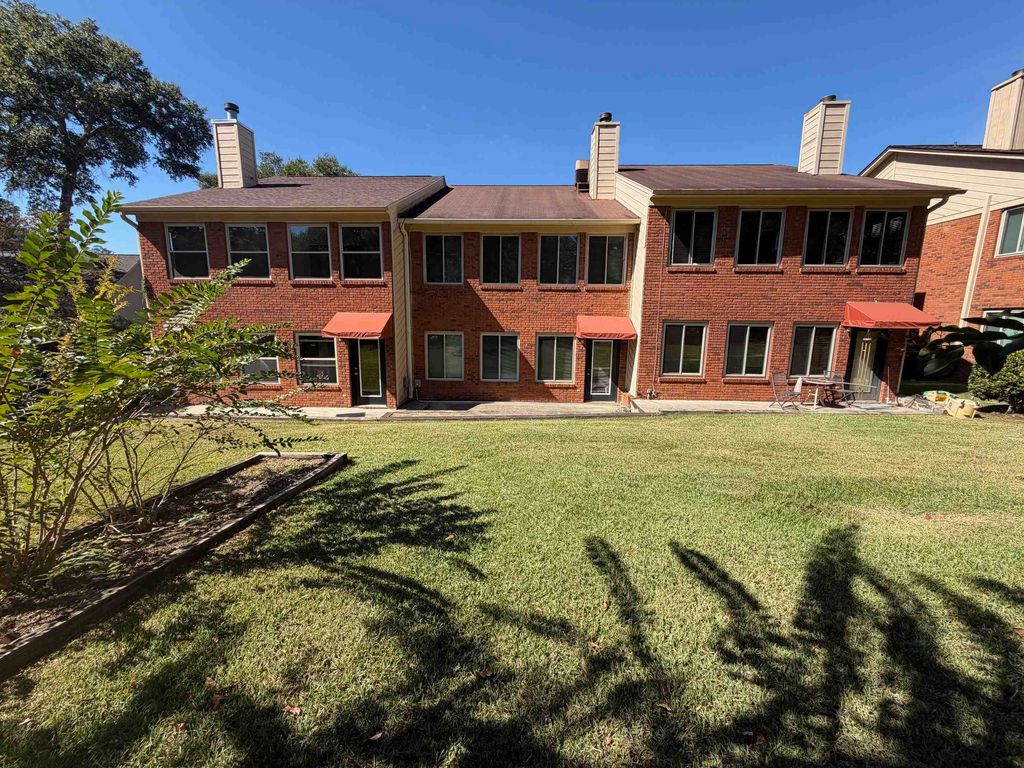 Photo of 3207 Shamrock #Apt. 33, Tallahassee, FL 32309 (MLS # 395287)