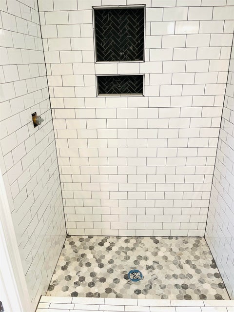 Tiny photo for 1234 Hidden Place, Tallahassee, FL 32304 (MLS # 401756)