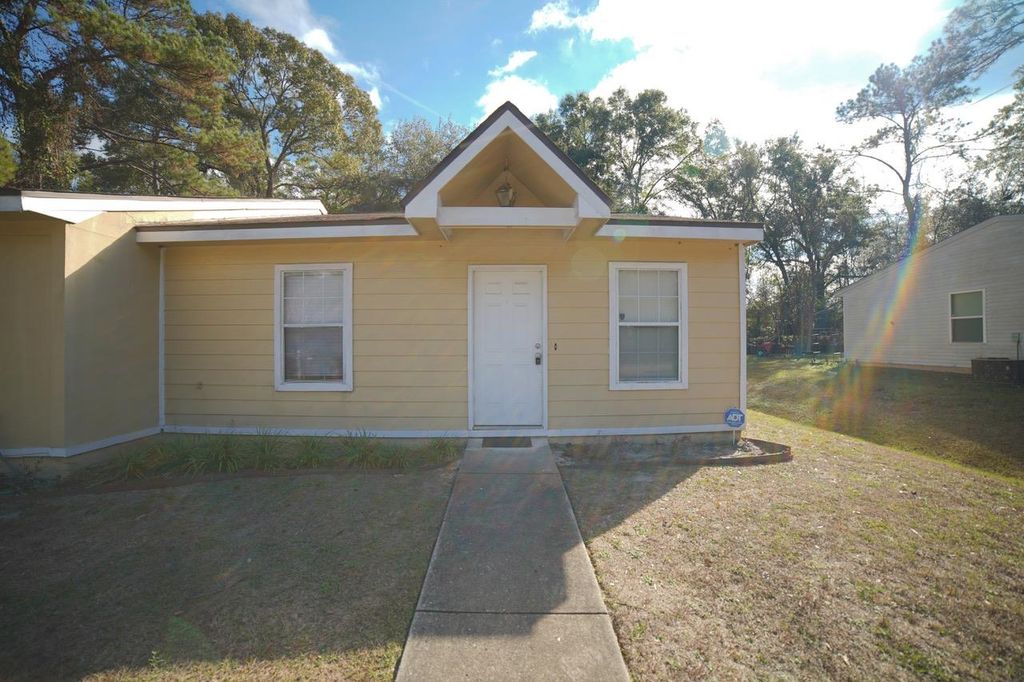 Photo of 6315 S Placid Place #B, Tallahassee, FL 32303 (MLS # 393959)