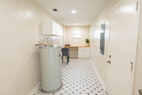 Tiny photo for 714 Riggins Road, Tallahassee, FL 32308 (MLS # 398172)