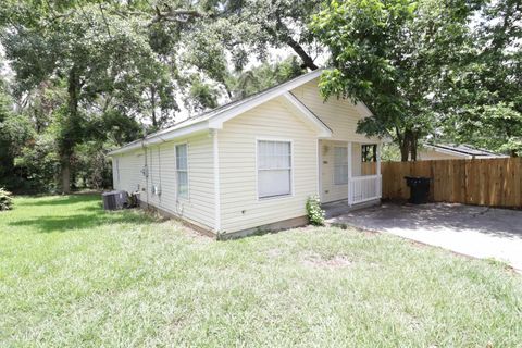 Tiny photo for 1944 Pasco Street, Tallahassee, FL 32310 (MLS # 386936)