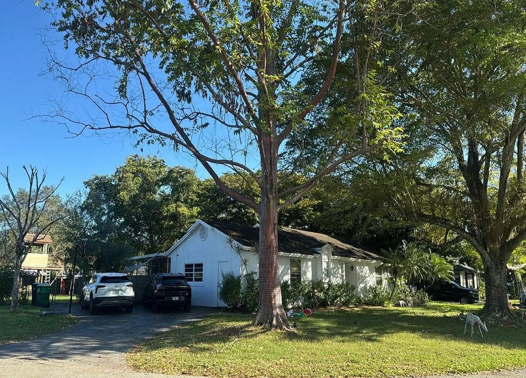 Photo of 15021 SW 154th Terrace, Miami, FL 33187 (MLS # 395062)