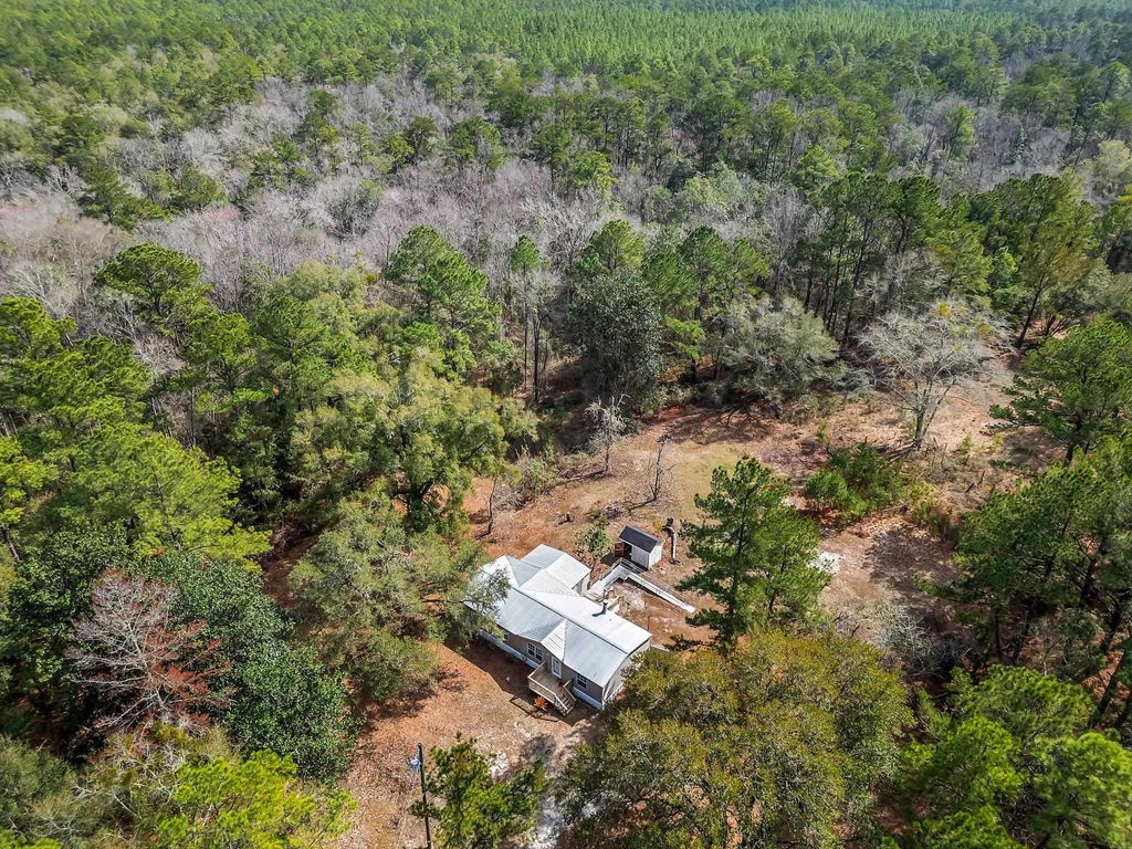 Photo of 21406 Perry Green Lane Ln, Tallahassee, FL 32310 (MLS # 390336)