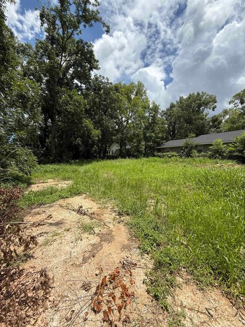 Tiny photo for 2325 Saxon Street, Tallahassee, FL 32310 (MLS # 388044)