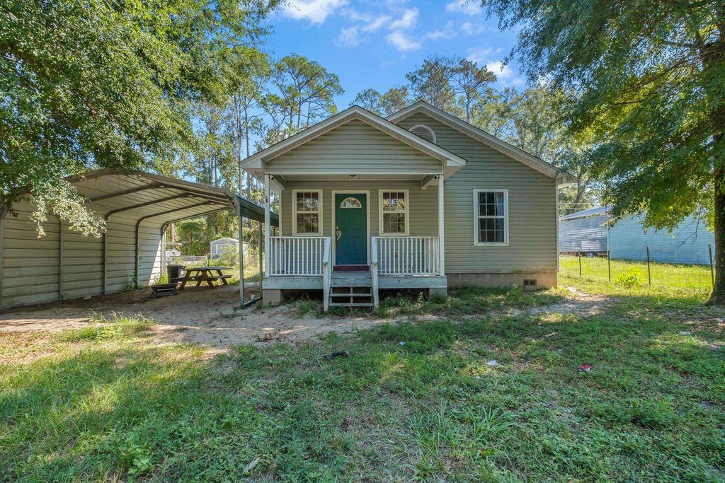 Photo of 172 Mohave Road, Crawfordville, FL 32327 (MLS # 392343)