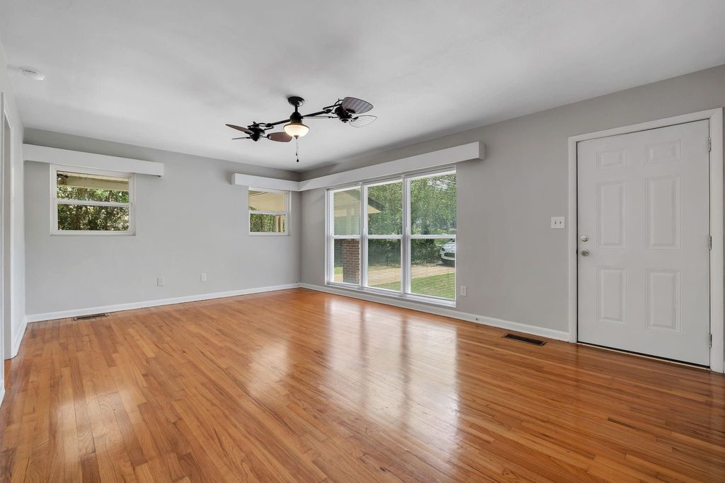 Photo of 944 Spottswood Drive, Tallahassee, FL 32308 (MLS # 400174)