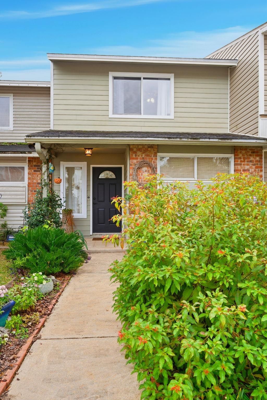 Photo of 4364 BENCHMARK TRCE Trce, Tallahassee, FL 32317 (MLS # 393899)