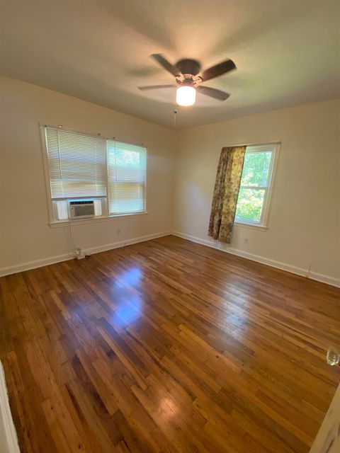 Tiny photo for 1018 Central St Street, Tallahassee, FL 32303 (MLS # 396808)