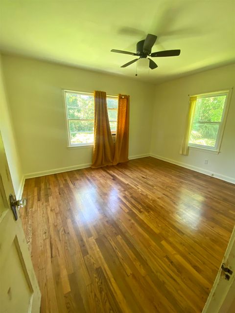 Tiny photo for 1018 Central St Street, Tallahassee, FL 32303 (MLS # 396808)