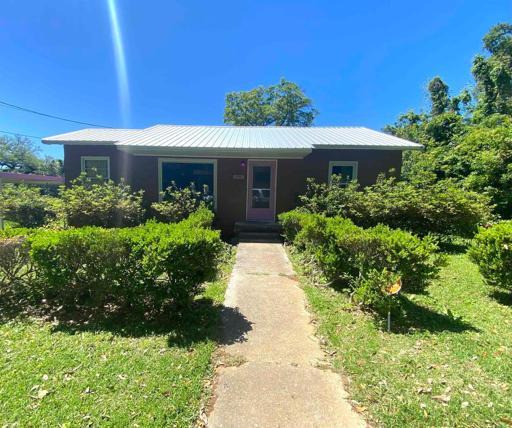 Photo of 1018 Central St Street, Tallahassee, FL 32303 (MLS # 396808)