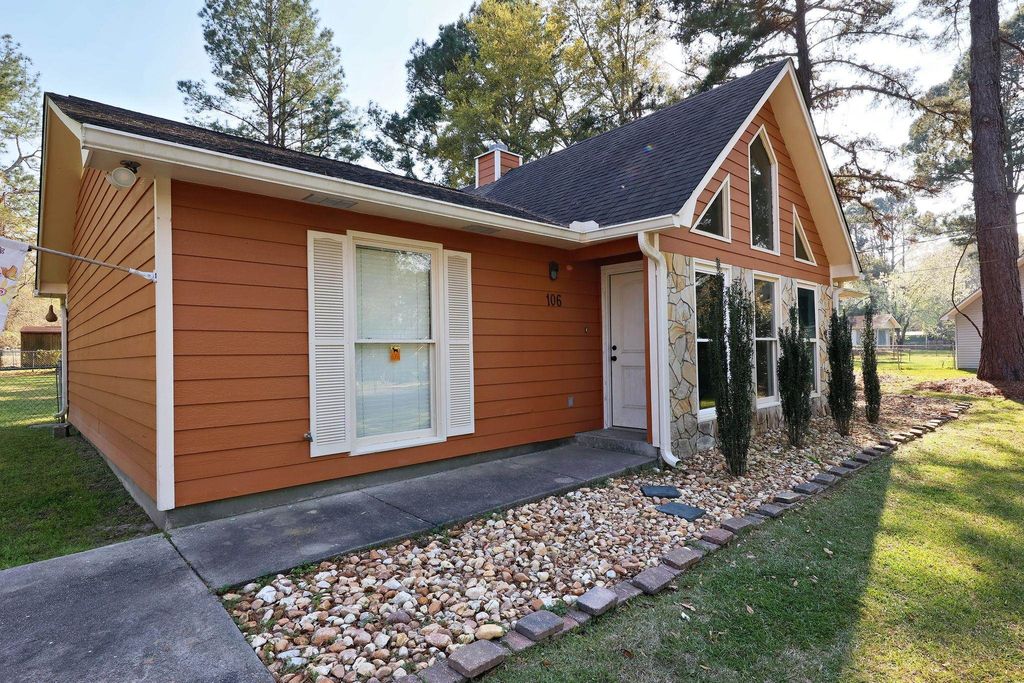 Photo of 106 Ayries Drive, Thomasville, GA 31792 (MLS # 397647)