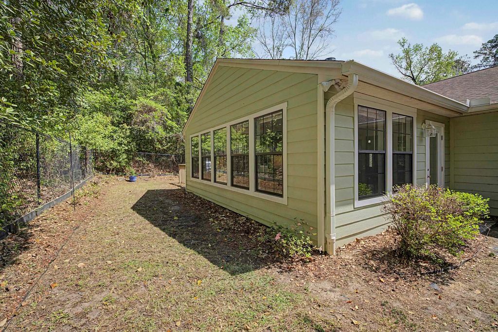 Photo of 252 Starmount Drive, Tallahassee, FL 32303 (MLS # 397883)