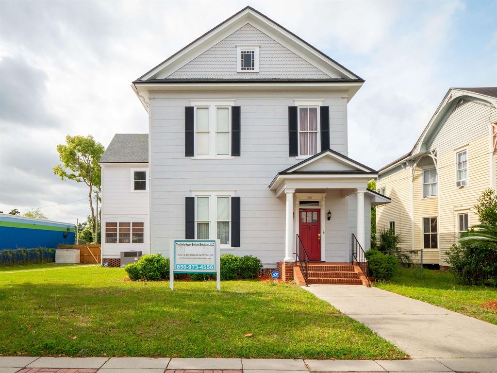 Photo of 307 SW Dade Street, Madison, FL 32340 (MLS # 384829)
