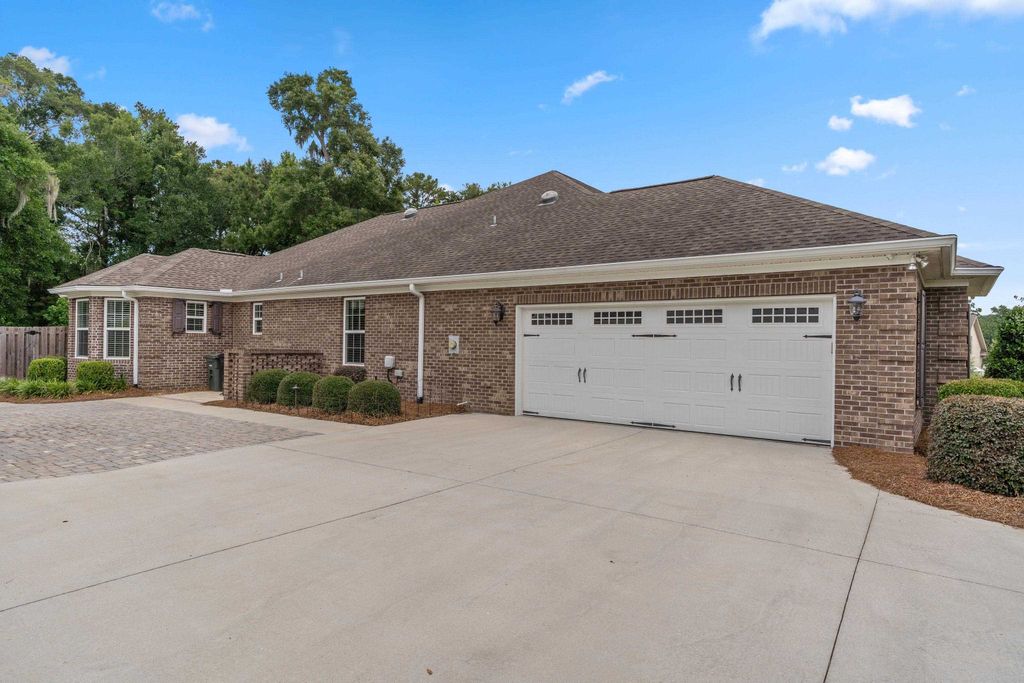 Photo of 5731 Farnsworth Drive, Tallahassee, FL 32312 (MLS # 388308)