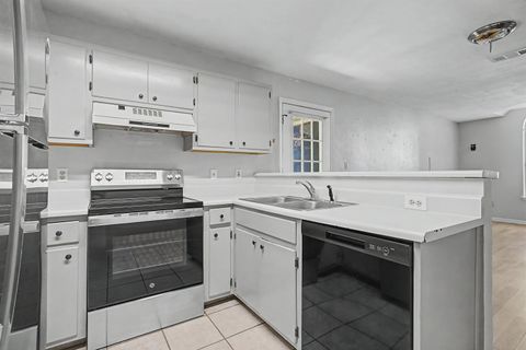 Tiny photo for 2178 S TIMBERWOOD Circle, Tallahassee, FL 32304 (MLS # 399932)