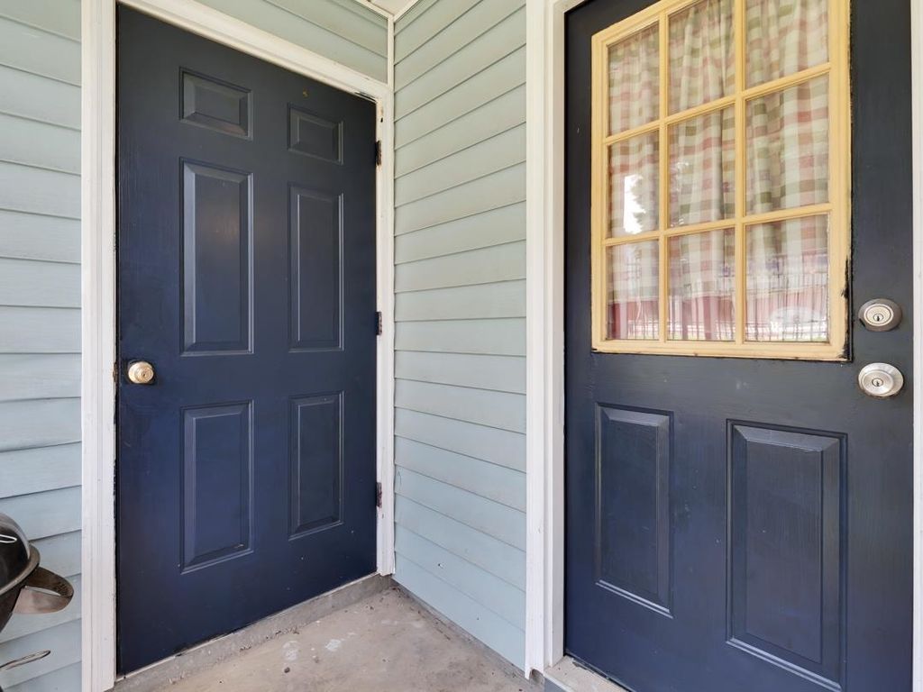 Photo of 2221 S Timberwood Circle, Tallahassee, FL 32304 (MLS # 392676)