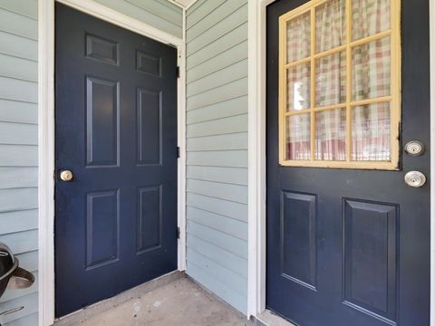 Photo of 2221 S Timberwood Circle, Tallahassee, FL 32304 (MLS # 392676)