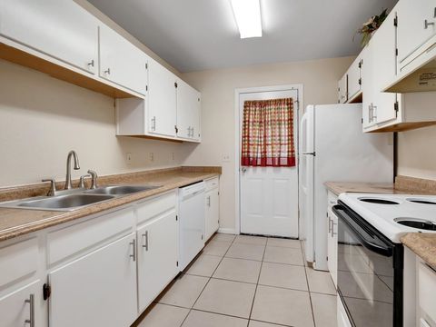 Tiny photo for 2221 S Timberwood Circle, Tallahassee, FL 32304 (MLS # 392676)