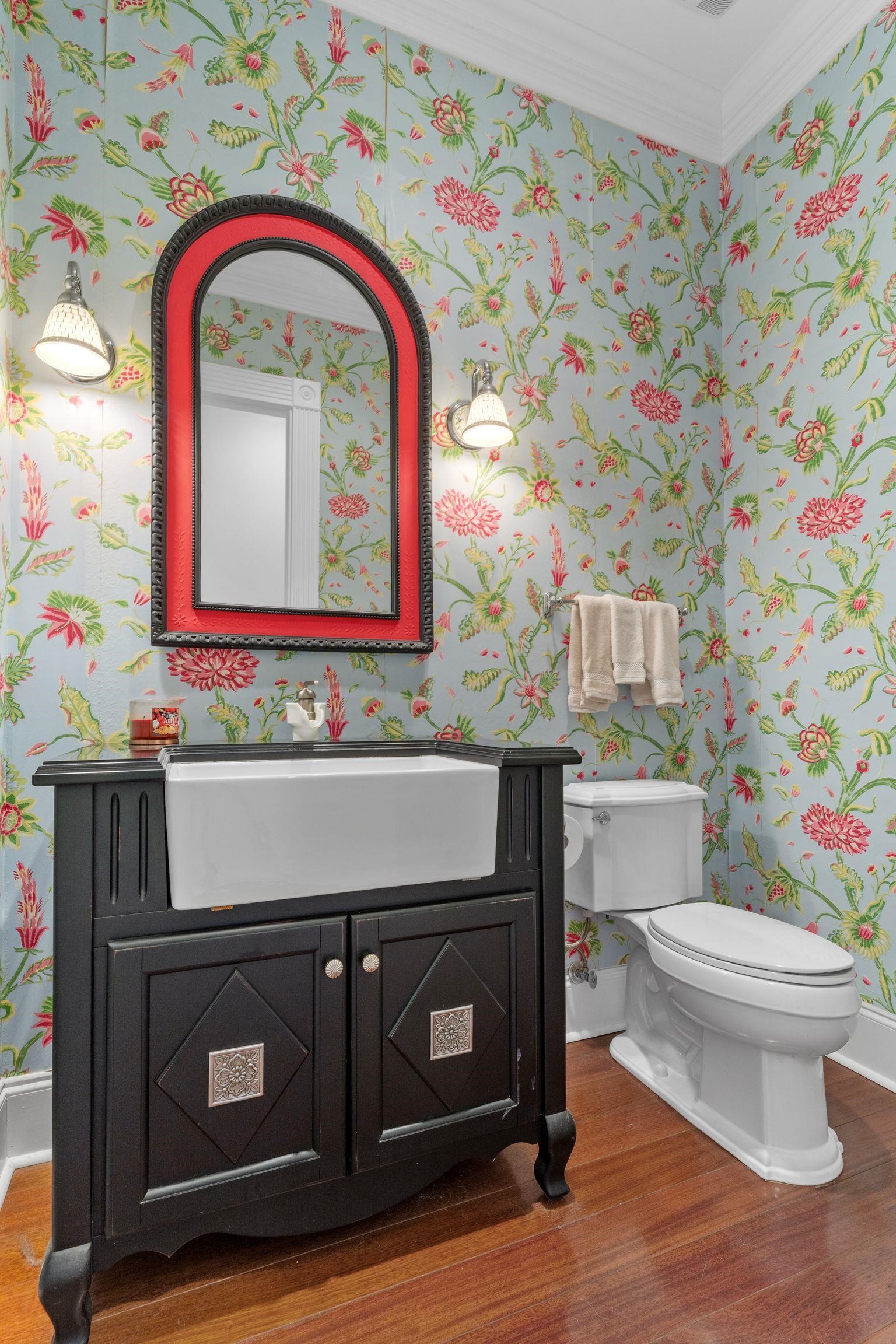 3044 DICKINSON Drive