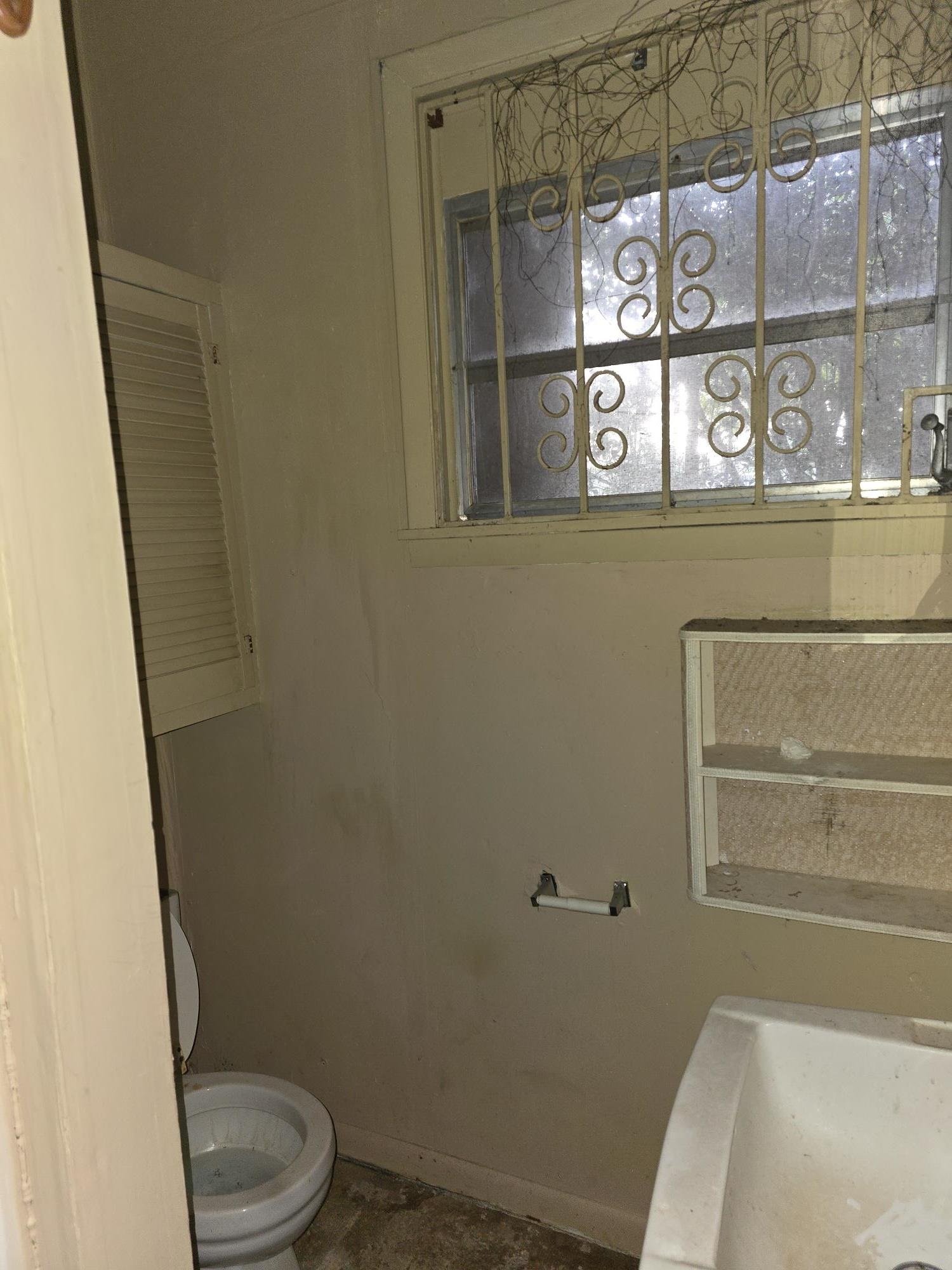 103 E Sharon Street 1