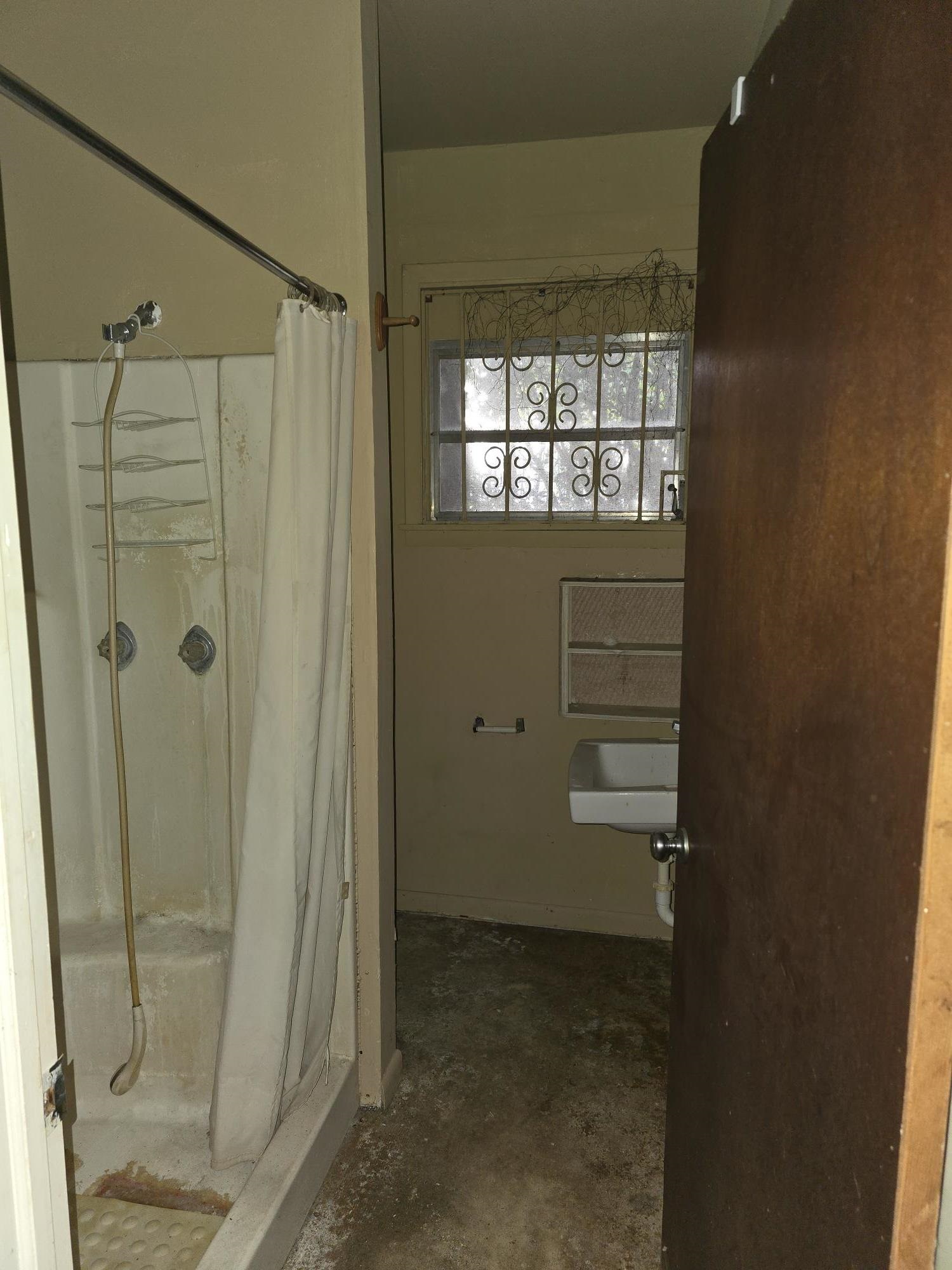 103 E Sharon Street 1