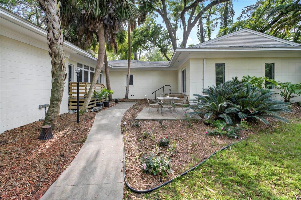 1205 GARDENIA Drive