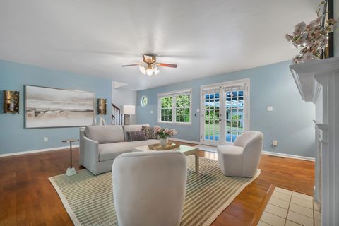 Tiny photo for 2218 Killarney Way, Tallahassee, FL 32309 (MLS # 391351)