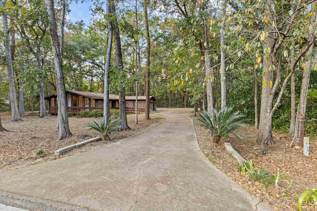 Photo of 3504 Whirlaway Trail, Tallahassee, FL 32309 (MLS # 393378)