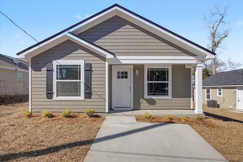 Photo of 2511 Saxon Street St, Tallahassee, FL 32310 (MLS # 396502)