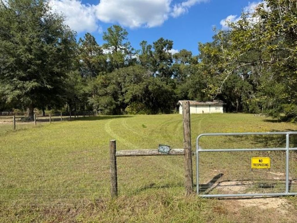 Photo of XX Crystal Lane, Crawfordville, FL 32327 (MLS # 392340)