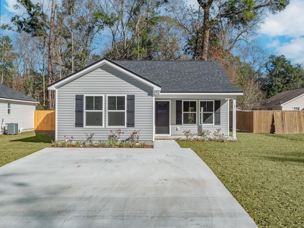 Photo of 68 Navajo Trail, Crawfordville, FL 32327 (MLS # 402492)