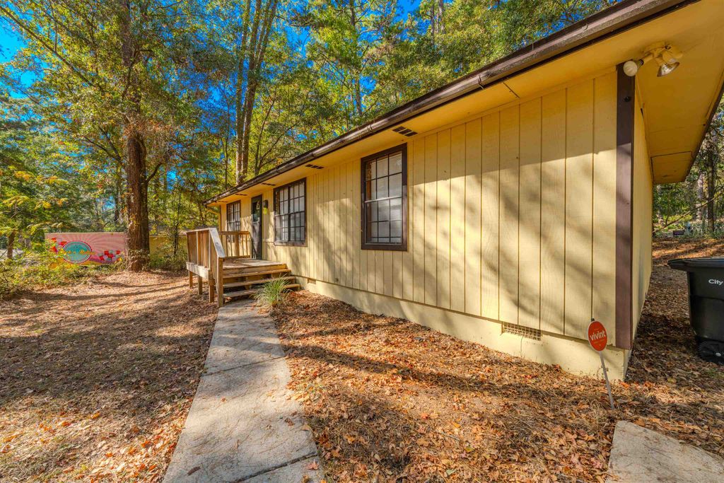 Photo of 2424 Jolene Lane, Tallahassee, FL 32303 (MLS # 393374)