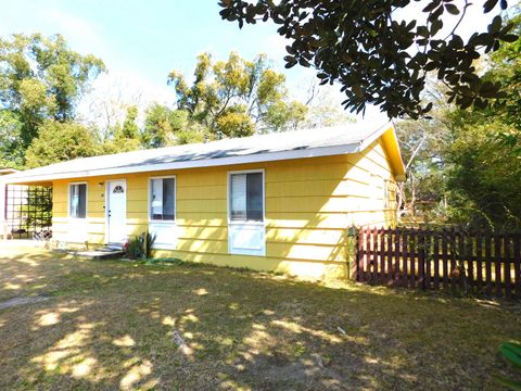 Tiny photo for 761 S Madison Street, Quincy, FL 32351 (MLS # 399273)